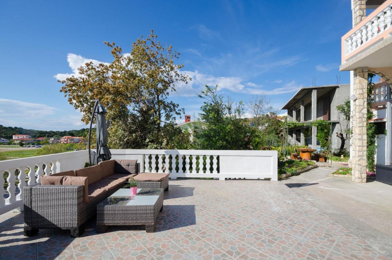 Apartments Albina Lopar Exterior foto
