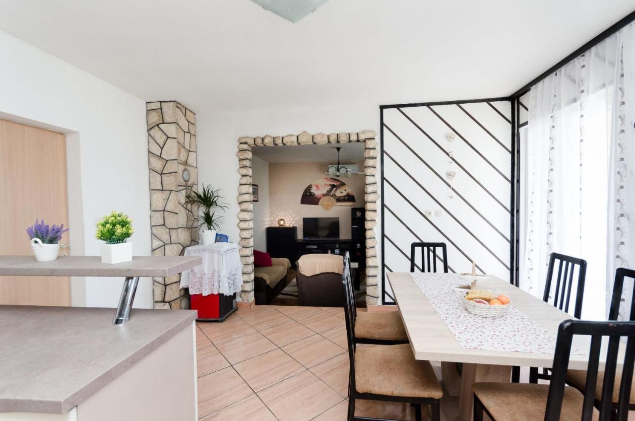 Apartments Albina Lopar Exterior foto